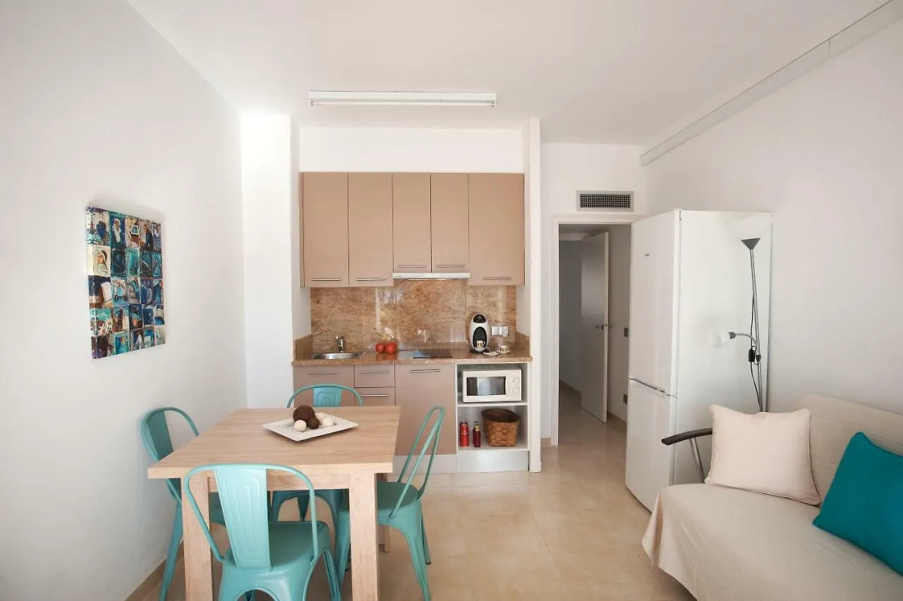 Apartamento A Pie De Playa, Climatizado Y Parking Roses